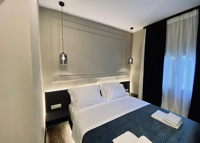 Pazari Konukevi Tiran